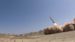 إيران تتوعّد أمريكا وإسرائيل بردّ قوي وتكشف عن صاروخ باليستي نوعي جديد