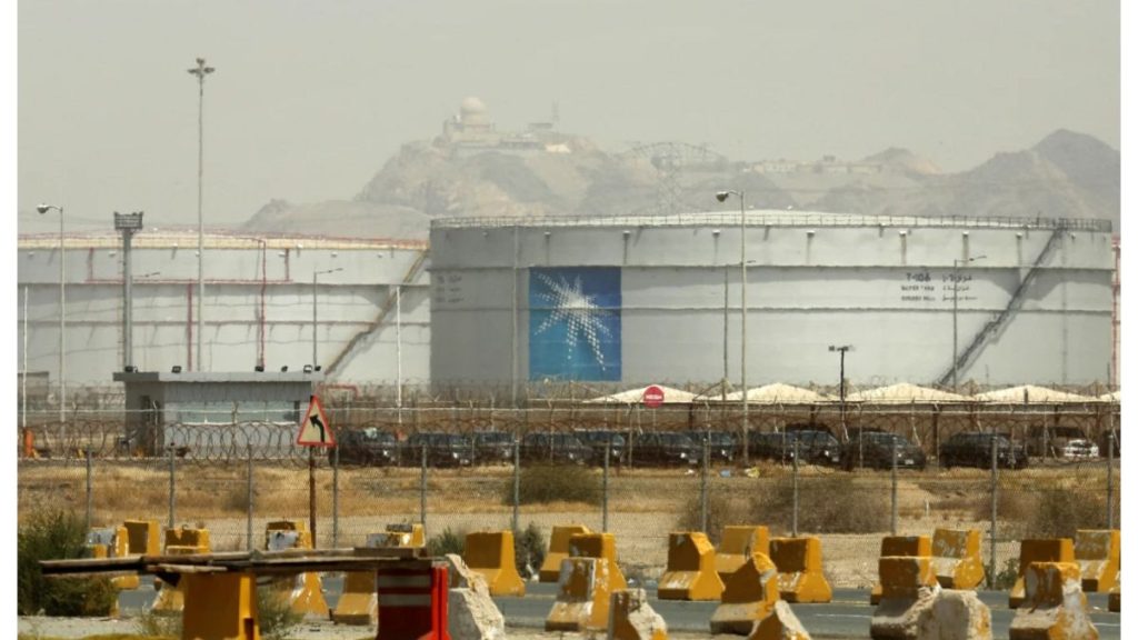 أرامكو السعودية تبرم 34 اتفاقية مع شركات أمريكية بقيمة تقارب 90 مليار دولار