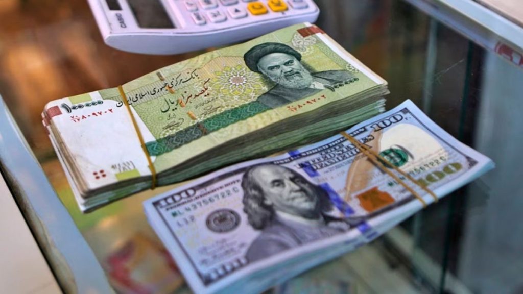 الانهيار يلوح في الأفق.. الاقتصاد الإيراني يترنّح والمفاوضات النووية قد تُحدّد مصيره