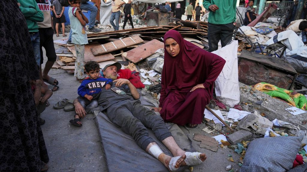 غزة: مقتل أكتر من 64 فلسطينيا في غزة والآلاف من مرضى السرطان دون علاج كيماوي