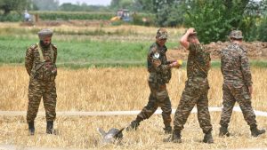 وزير الدفاع الهندي يلتقي رئيس الأركان وقادة الجيش إثر فشل الاجتماع مع باكستان في تحقيق اختراقة تذكر