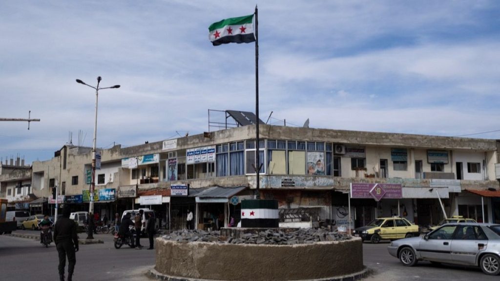 تحت تهديد السلاح… احتجاز محافظ السويداء السورية مقابل الإفراج عن سجين