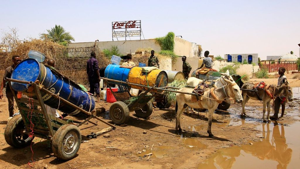 إشتباكات متصاعدة وكوليرا منتشرة.. الأزمات تخنق السودانيين