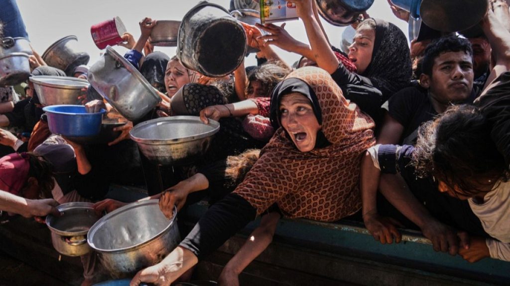 خطة المساعدات الأمريكية لغزة: ماذا نعرف عنها؟ ومن يتولى تنفيذها؟