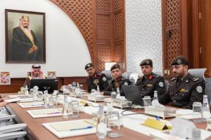 سلمان بن سلطان يستقبل قائد القوات الخاصة للأمن البيئي