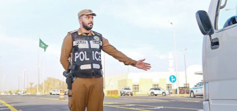 100,000 ريال غرامة نقل حاملي تأشيرات الزيارة إلى مكة والمشاعر