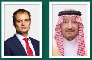الخريجي يتلقى اتصالًا هاتفيًا من وزير الدولة البريطاني لشؤون الشرق الأوسط وشمال أفريقيا