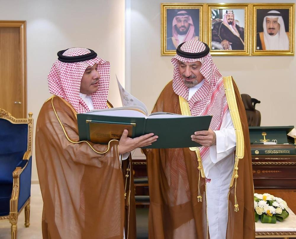 أمير نجران يطّلع على مبادرة «نخدمهم بعناية» لخدمة ضيوف الرحمن في موسم الحج