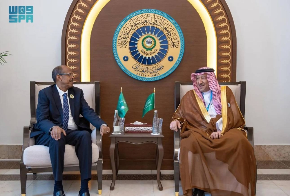 الخريجي يلتقي رئيس مفوضية الاتحاد الأفريقي