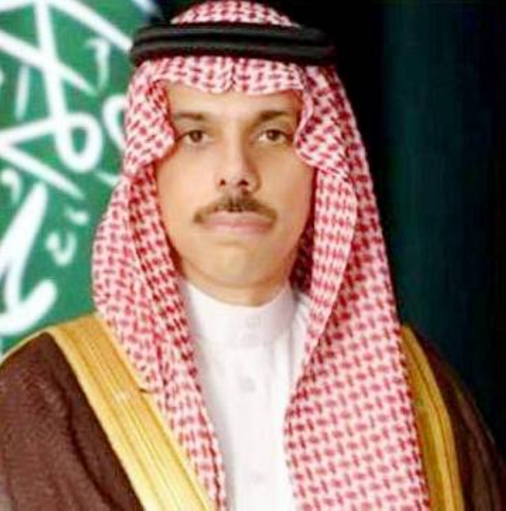 وزير الخارجية يبحث مع نظيره المقدوني العلاقات الثنائية