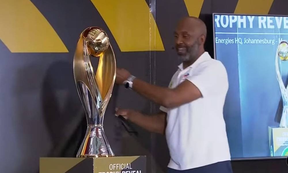 «الكاف» يكشف كأسه الجديدة لدوري الأبطال!