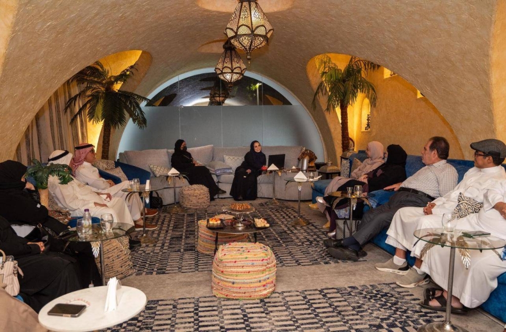 حين يصبح الأدبُ طقساً يومياً… مقاهٍ «تتكلم ثقافة»