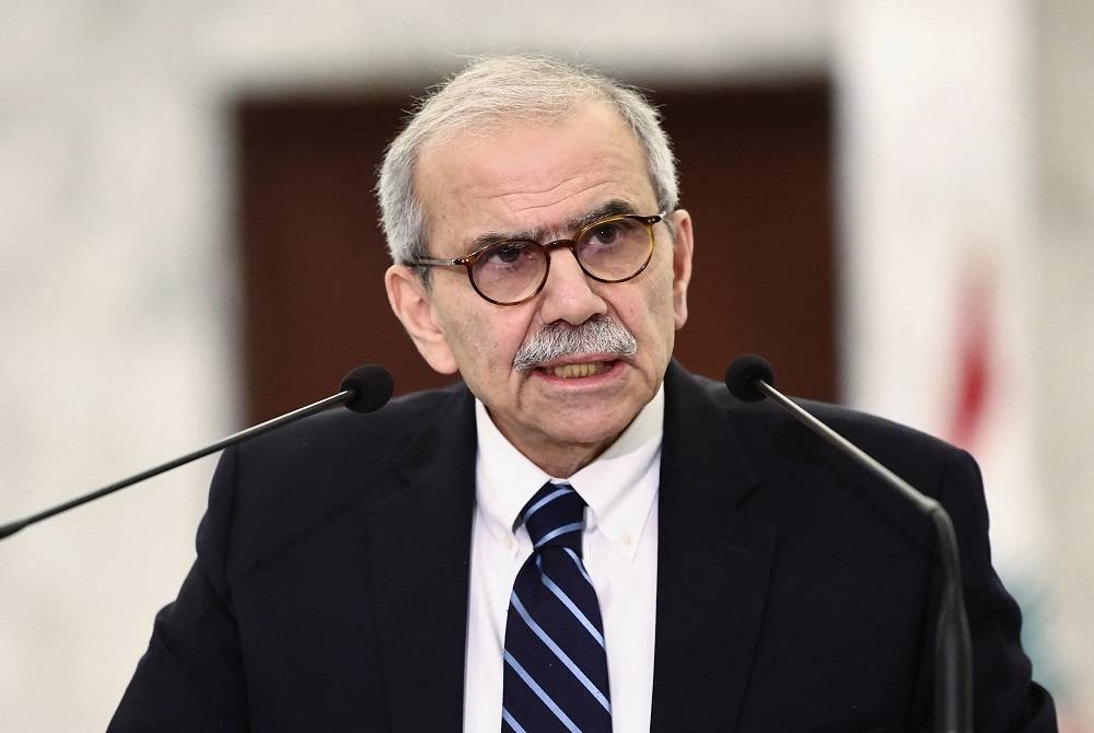 رئيس حكومة لبنان من دبي: لا دولة مع ثنائية السلاح