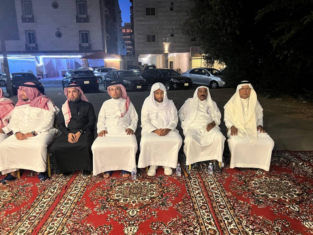 أسرة «بن مخاشن» تتلقى التعازي في فقيدها