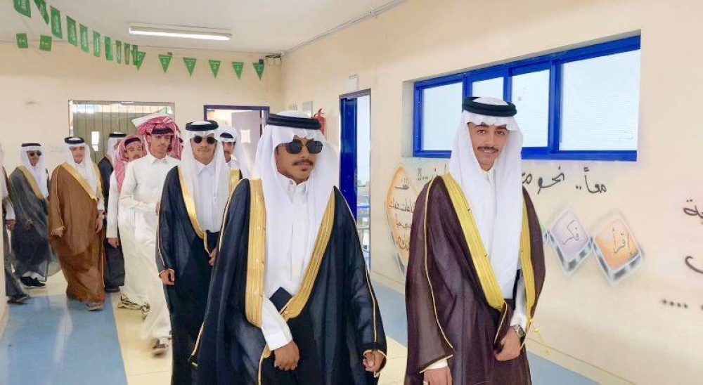 «ثانوية أبو تمام» تحتفل بطلابها الخريجين في أحد رفيدة