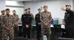 اللواء الحربي يزور مركز العمليات الأمنية الموحدة (911) بمنطقة مكة المكرمة