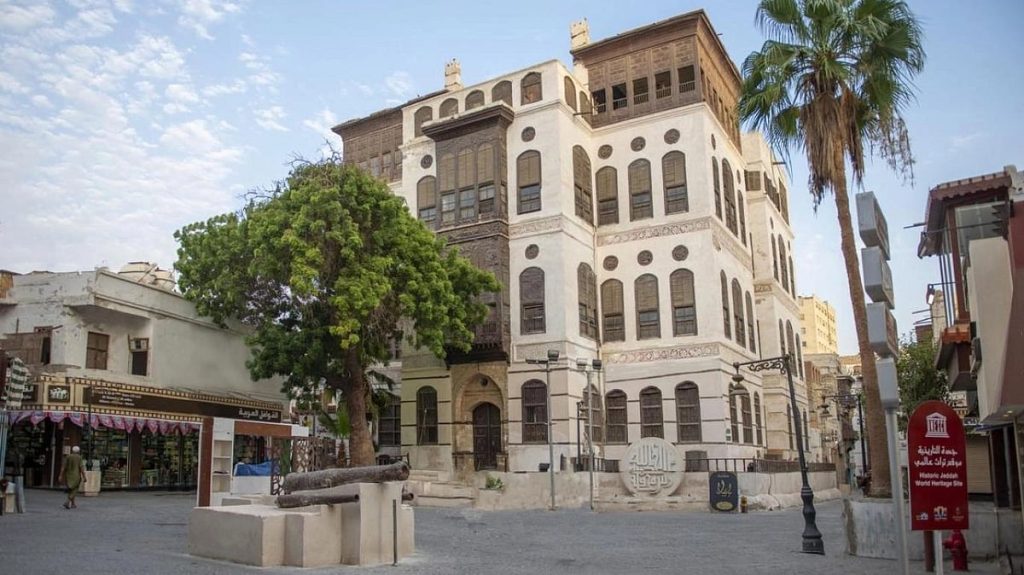 تطبيق "جدة التاريخية" تجربة ثقافية ذكية تعزز التفاعل مع التراث الوطني