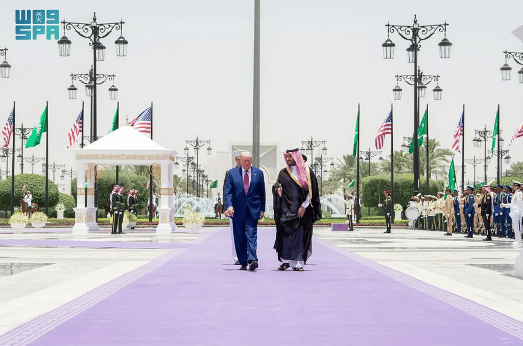 ولي العهد: وقعنا اتفاقات بأكثر من 300 مليار دولار مع أميركا