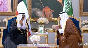 وصول أمير الكويت إلى الرياض للمشاركة في أعمال القمة «الخليجية _ الأمريكية»