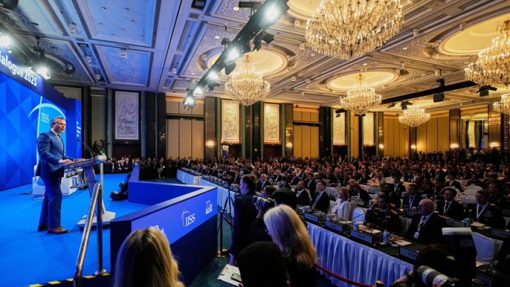 الصين ترد على وزير الدفاع الأمريكي: عقلية الحرب الباردة لن تُحلّ السلام