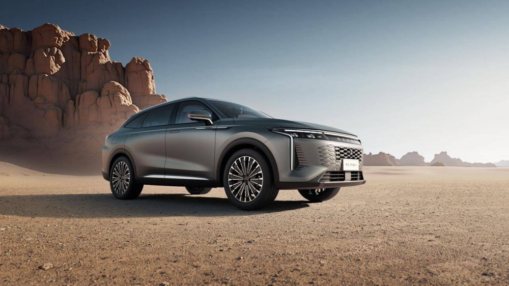 إكسيد RX PHEV تغيّر قواعد اللعبة في عالم السيارات الهجينة بمدى يتجاوز 1,300 كيلومتر