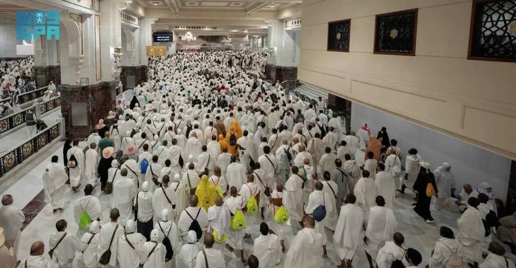 خطيب المسجد الحرام: احذروا إيذاء المسلمين.. ولا تزعجوا الحجاج بكثرة الصخب