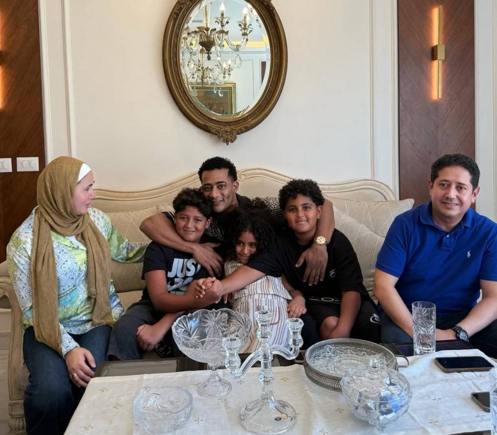 «من المحاكم إلى الصلح».. محمد رمضان يعلن انتهاء أزمة نجله وزميله