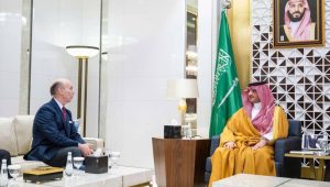 وزير الداخلية وسفير إسبانيا يبحثان عدداً من الموضوعات المشتركة