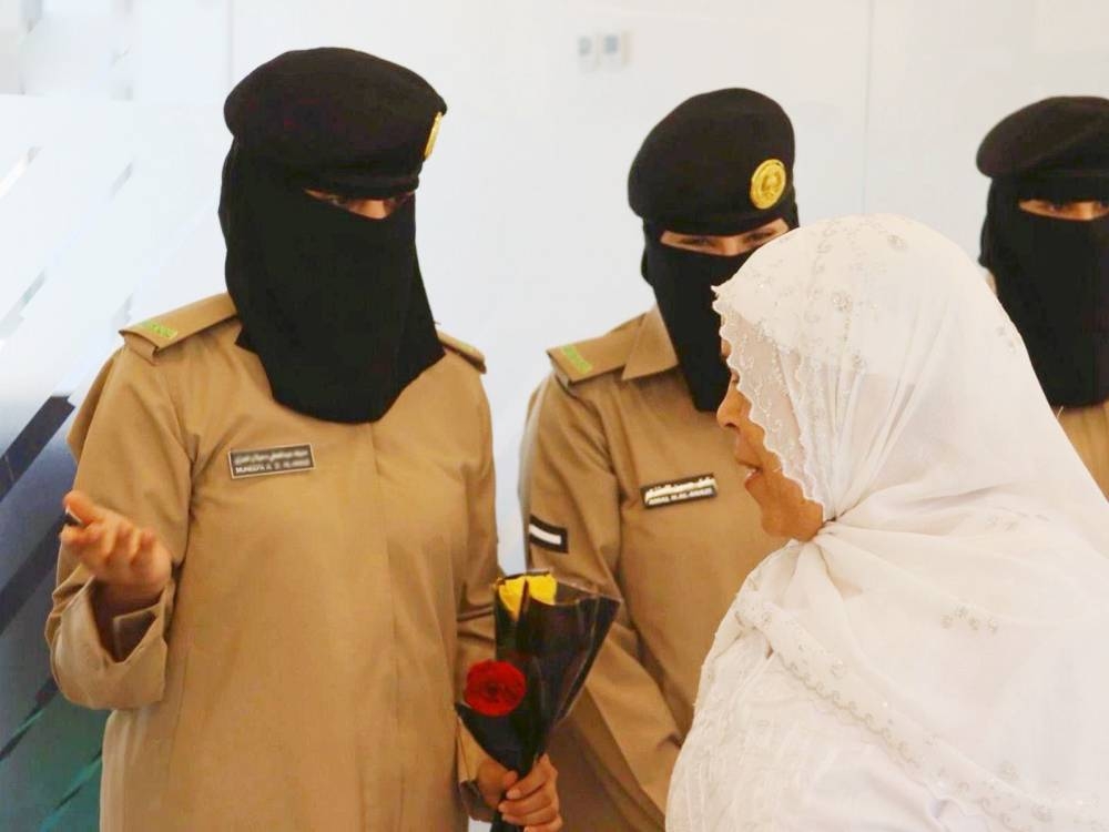 خدمات أمنية وإرشادية من حرس الحدود للحجاج لمغادرتهم بيسر وسهولة