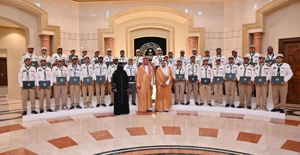 سعود بن جلوي يُكرّم كشافة تعليم جدة المشاركين في موسم الحج