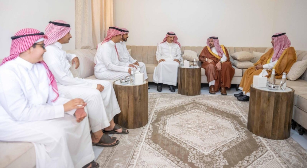 أمير القصيم يعزي وكيل الإمارة للشؤون الأمنية في وفاة عمته