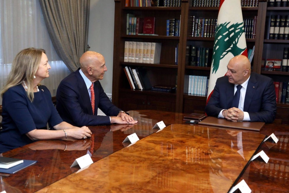 مبعوث أمريكا إلى سورية في بيروت محذراً من زجّ حزب الله في النزاع الإقليمي