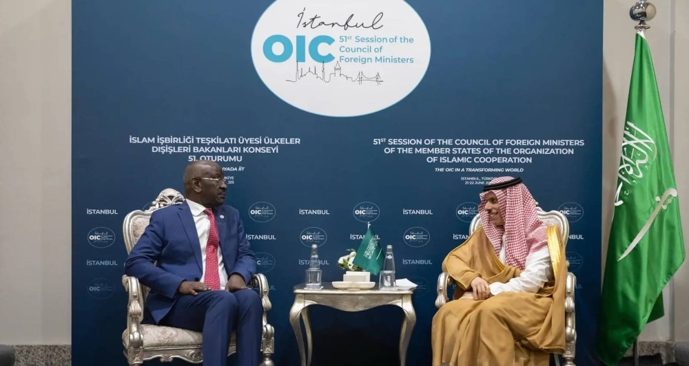 وزير الخارجية ونظيره الموريتاني يستعرضان التعاون بين البلدين الشقيقين