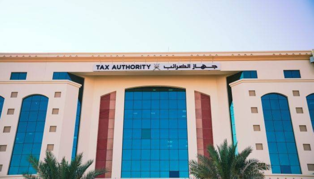 عمان تقر فرض ضريبة بنسبة 5% على دخل الأفراد