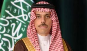 فيصل بن فرحان يتلقى اتصالاً هاتفياً من وزير خارجية المملكة المتحدة