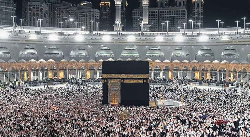 ثالث أيام التشريق.. حجاج بيت الله الحرام يرمون الجمرات الثلاث ومنى تودع ضيوفها