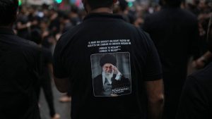 خامنئي يهدّد بتكرار “صفعة العديد”: إيران قادرة على ضرب العمق الأميركي في المنطقة