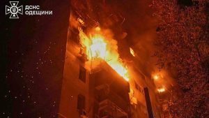 في أكبر هجوم جوي منذ أشهر.. موسكو تمطر أوكرانيا بوابل من الصواريخ والمسيرات