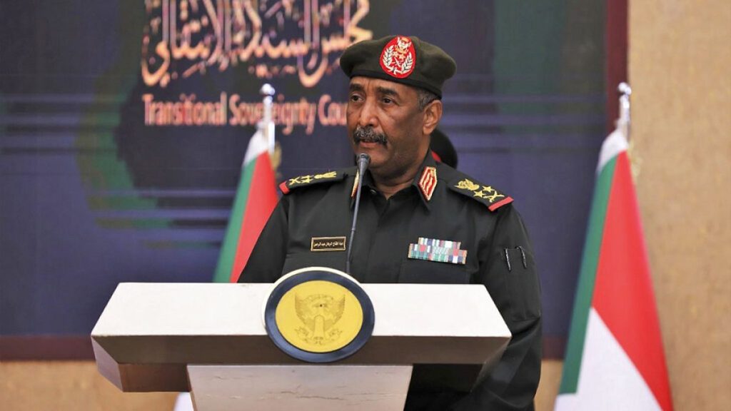 البرهان يجدد رفض التدخلات الخارجية ويؤكد: قادرون على دحر “مليشيا دقلو”
