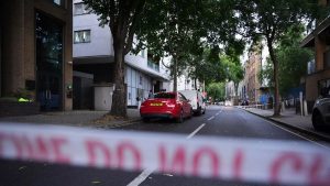 حادثة طعن في وسط لندن.. اعتقال رجل للاشتباه في ارتكابه الجريمة بعد مقتل شخصين وإصابة اثنين آخرين