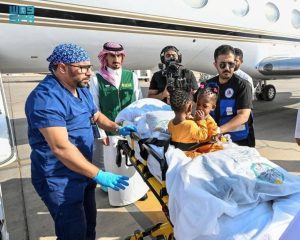وصول التوأم الملتصق الجامايكي «أزاريا وأزورا إيلسون» إلى الرياض