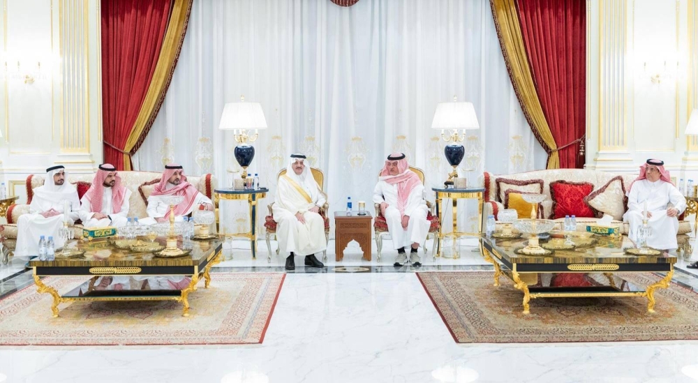 أمير الشرقية يعزي أسرة الراجحي