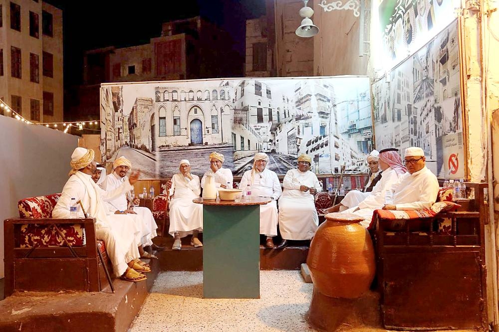 من يعيد لنا الحكواتي في المقاهي الأدبية والمسارح