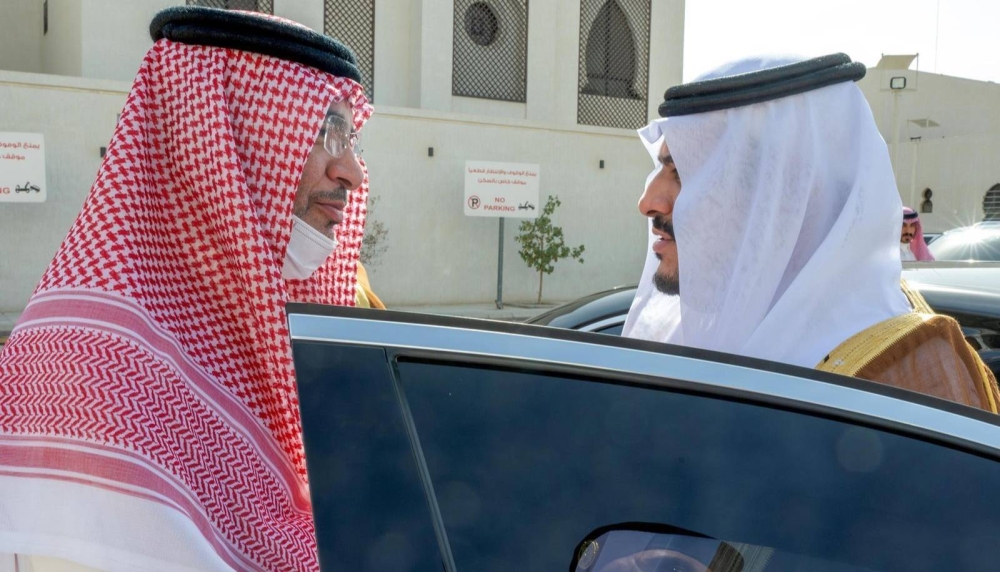 نائب أمير الرياض يؤدي صلاة الميت على عبدالرحمن الشثري