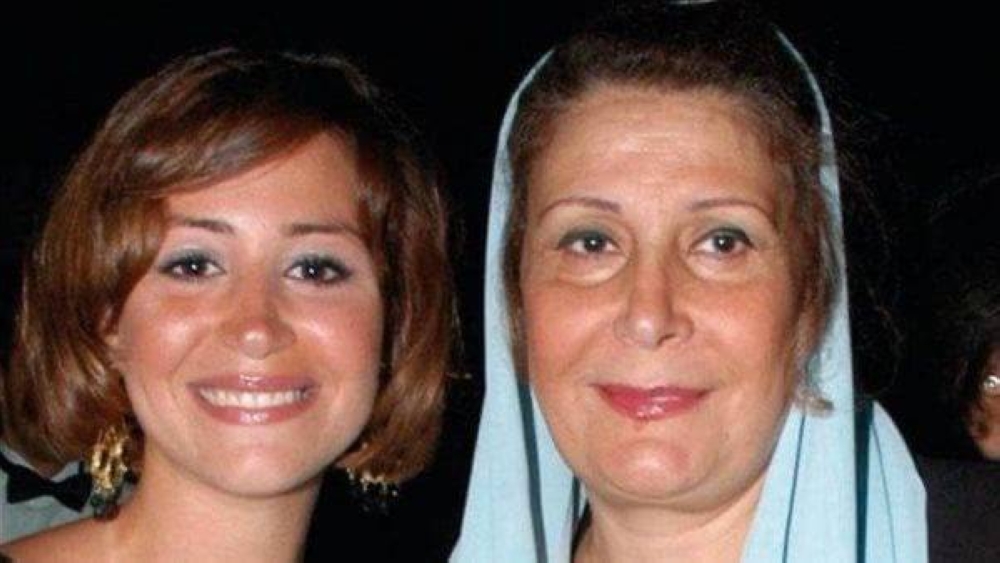 «بعد شائعات وفاتها».. منة شلبي لـ «عكاظ»: حالة والدتي جيدة وتمارس حياتها الطبيعية