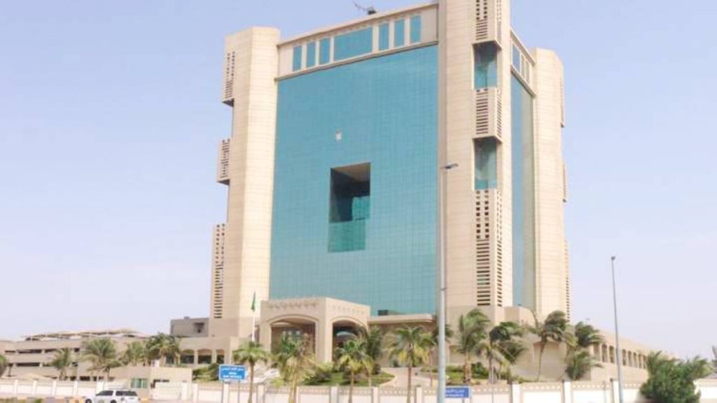 أمانة جدة لـ «عكاظ»: وكالة للرقابة وحماية السواحل وتوظيف منقذين ومنقذات لتأمين الشواطئ