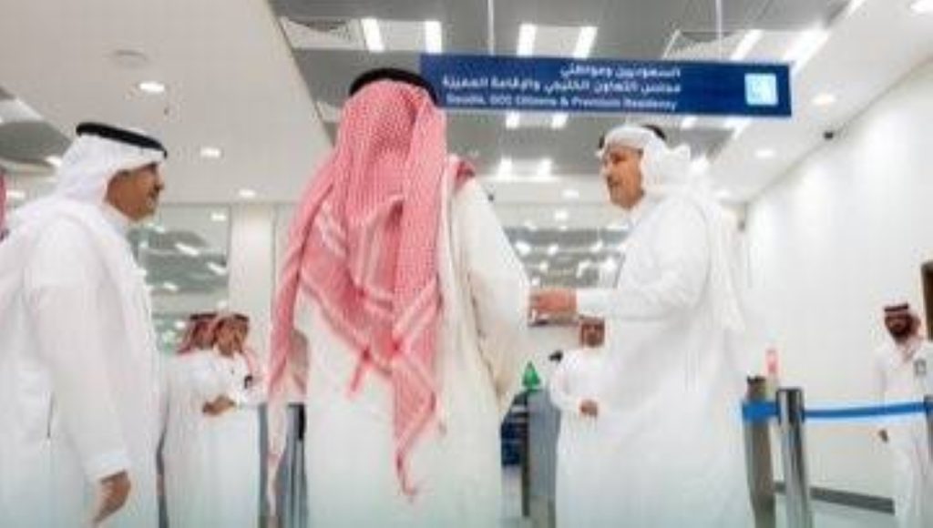 وزير النقل يتفقد سير الأعمال في مطار حائل الدولي