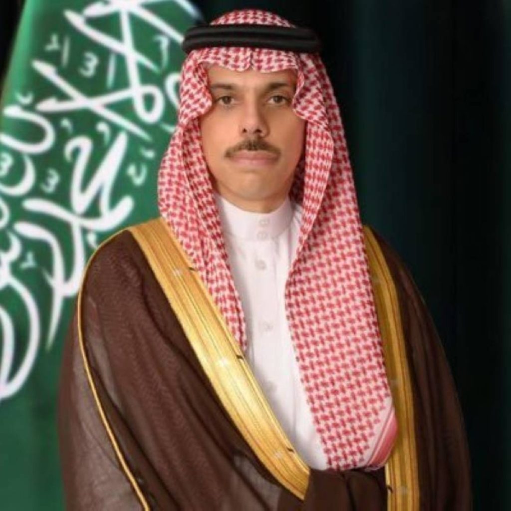 وزير الخارجية يبحث مع نظيره البرتغالي الأوضاع في قطاع غزة والضفة الغربية