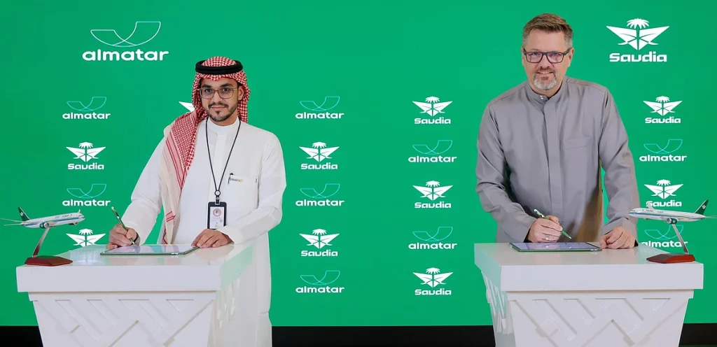 الخطوط السعودية توقع اتفاقية شراكة مع «المطار» لإطلاق خدمات ذكية لما بعد الوصول