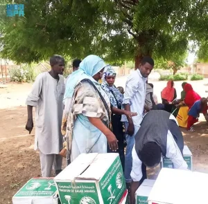 «سلمان للإغاثة» يوزّع 800 سلة غذائية في ولاية الجزيرة بالسودان